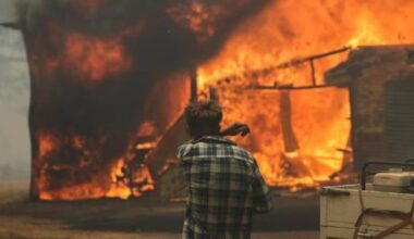 Victoria bushfires: State of disaster declared as homes lost, 3 missing