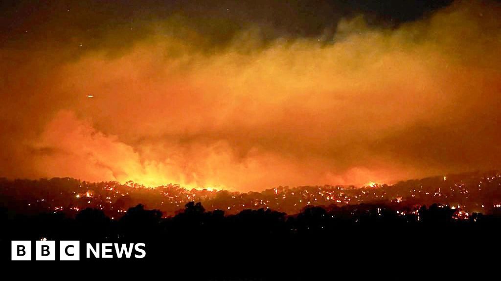 Heatwave hits Australia as officials warn of 'catastrophic' fire risk