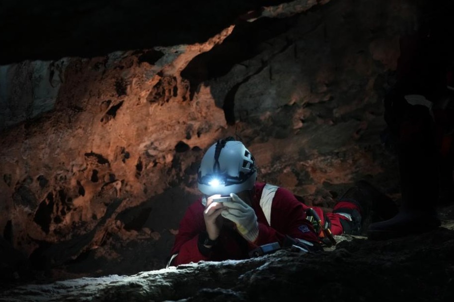 Chinese astronauts complete 1st cave survival training