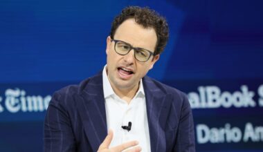 Anthropic Chases OpenAI Into the AI Heath Arena