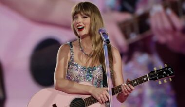 Taylor Swift's Text Messages to Blake Lively Prove She's a Good Friend