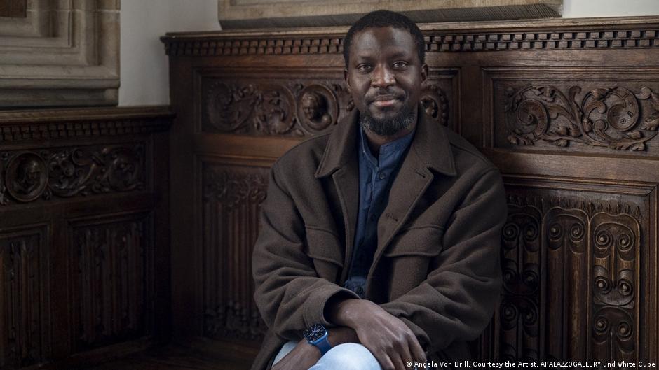 Ghanaian artist Ibrahim Mahama at top of the art world – DW – 01/05/2026