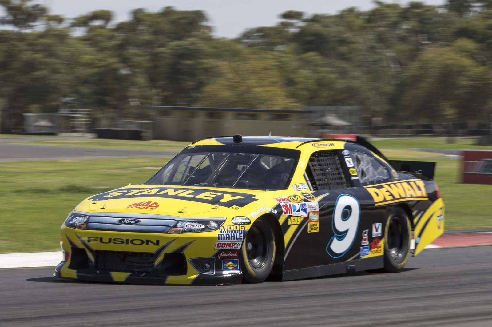 Tabitha Ambrose to drive father’s race-winning NASCAR