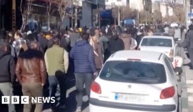 Trump warns US will intervene if Iran kills protesters