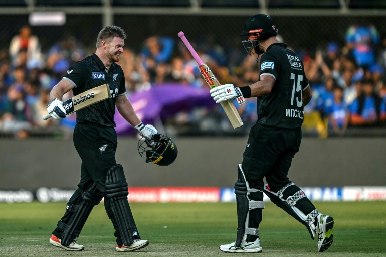 Mitchell, Phillips tons guide New Zealand to 337-8 in ODI decider