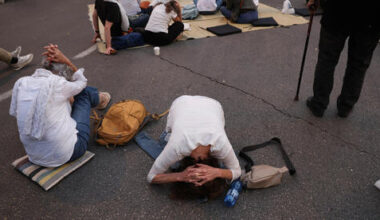 War stress shows in PTSD spike and rising smoking, new data reveals