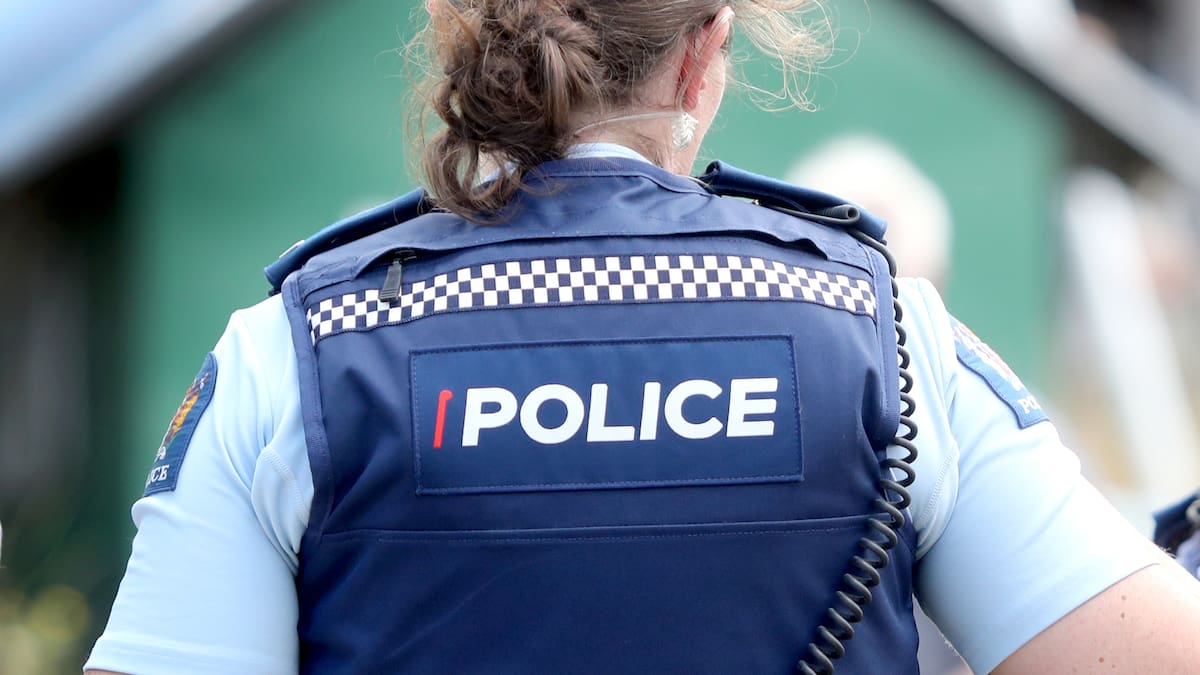 Pukehina deaths: Police urge people from Old Coach Rd property to come forward