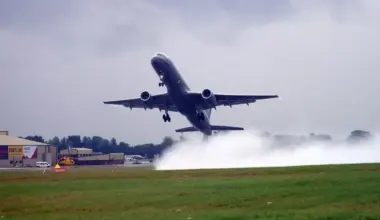 Boeing 757 pilot recalls when he and his captain did a zoom climb to 10,000 feet (with no passengers aboard)