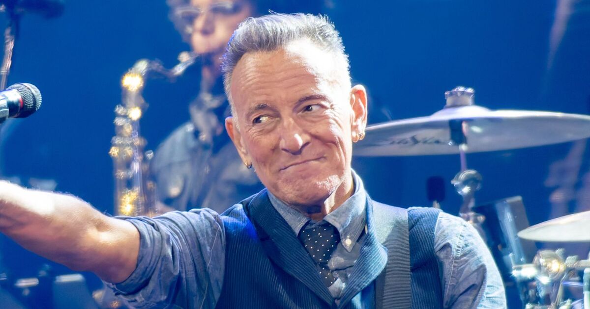 Bruce Springsteen Says the OMAD Diet Keeps Him ‘Lean and Mean’ at 76, But Experts Caution Against It