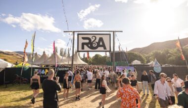 Festival-goers $800 out of pocket after shuttle service no show for Rhythm and Alps