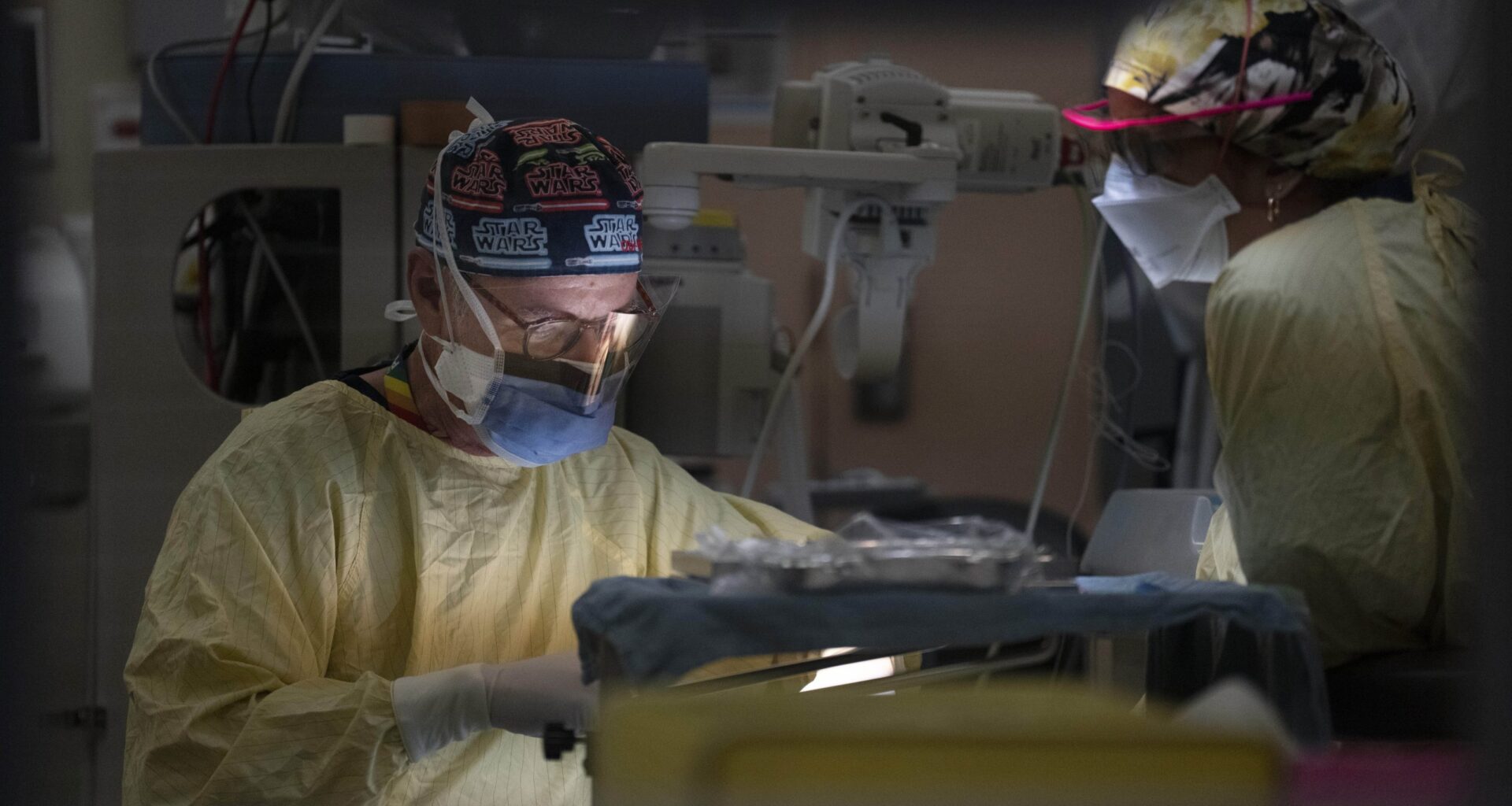 Patients from poorer neighborhoods at greater risk of post-surgery death: study