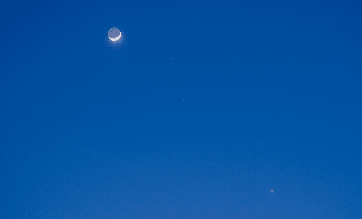 Don’t Miss This Incredible Celestial Pairing Of The Moon And Spica This Weekend!