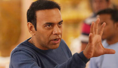 Farhad Samji switches gears; writes screenplay and dialogues for film adaptation of Safed Khaki; based on police inspector Subhash Shinde and his cricket achievements : Bollywood News