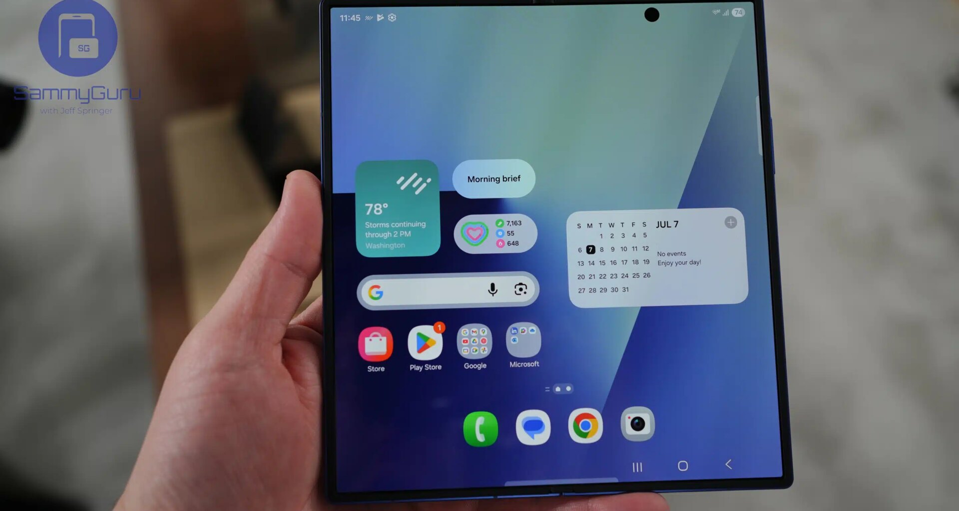 Galaxy Z Fold 7 SammyGuru 38 main display