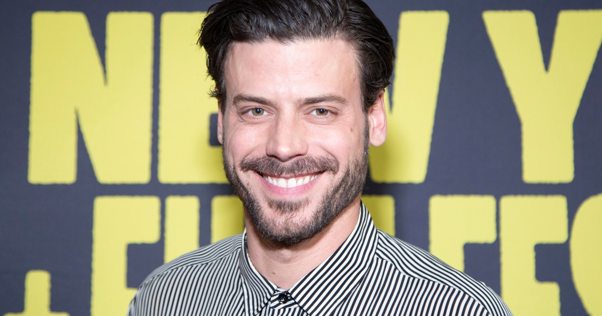 Heated Rivalry Star François Arnaud Responds to Miley Cyrus’ Season 2 Proposal