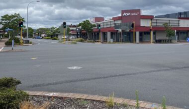 Rotorua crash: 2 people taken to hospital after collision at city centre intersection