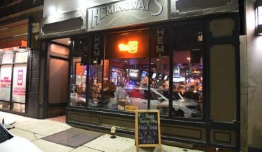 Iconic Oakland bar Hemingway’s to close this spring
