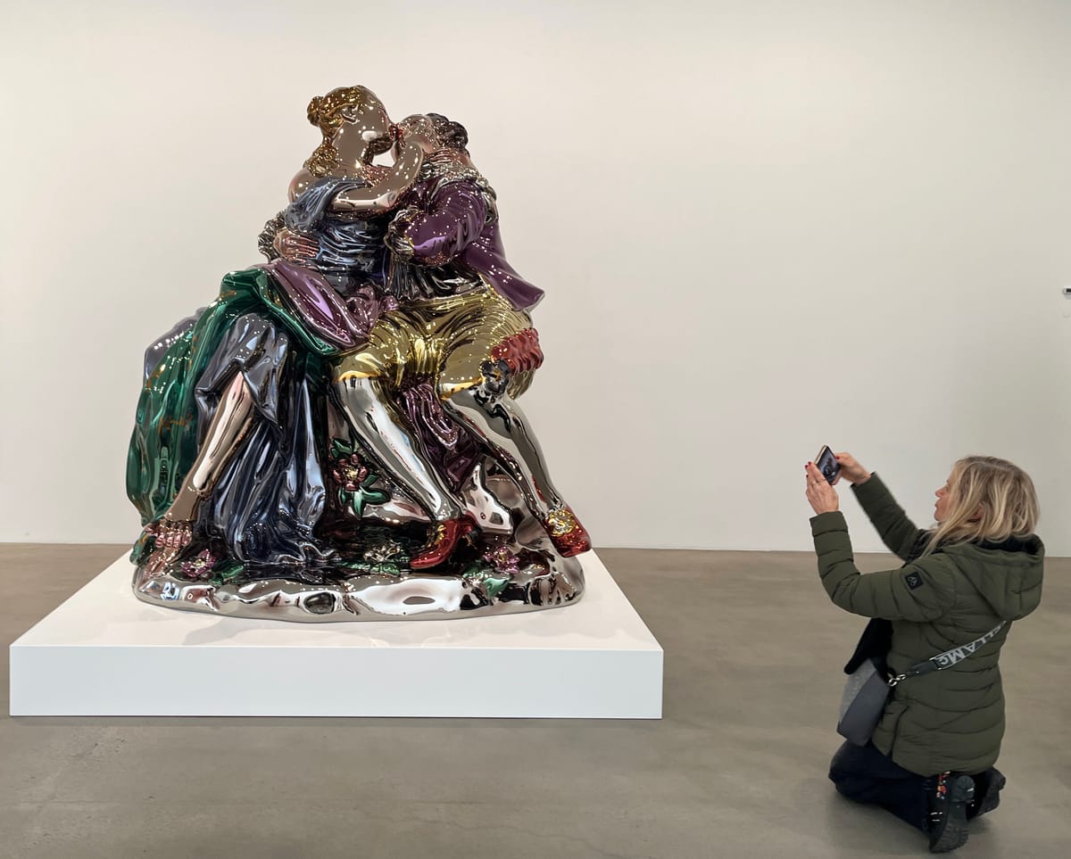 Jeff Koons’s Reflective Sculptures Mirror the One Percent