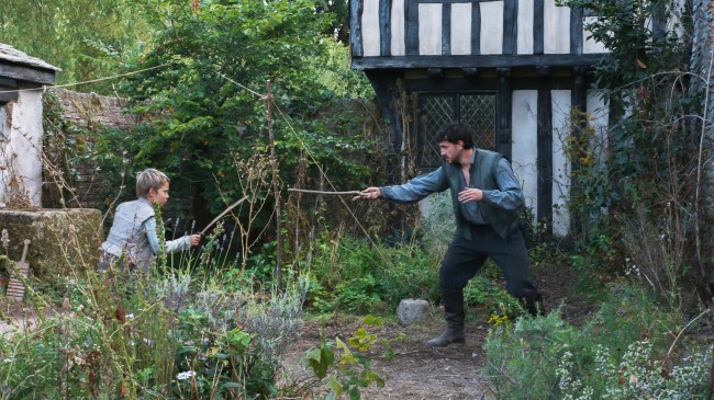 HAMNET, from left: Jacobi Jupe as Hamnet, Paul Mescal as William Shakespeare, 2025. © Focus Features / Courtesy Everett Collection