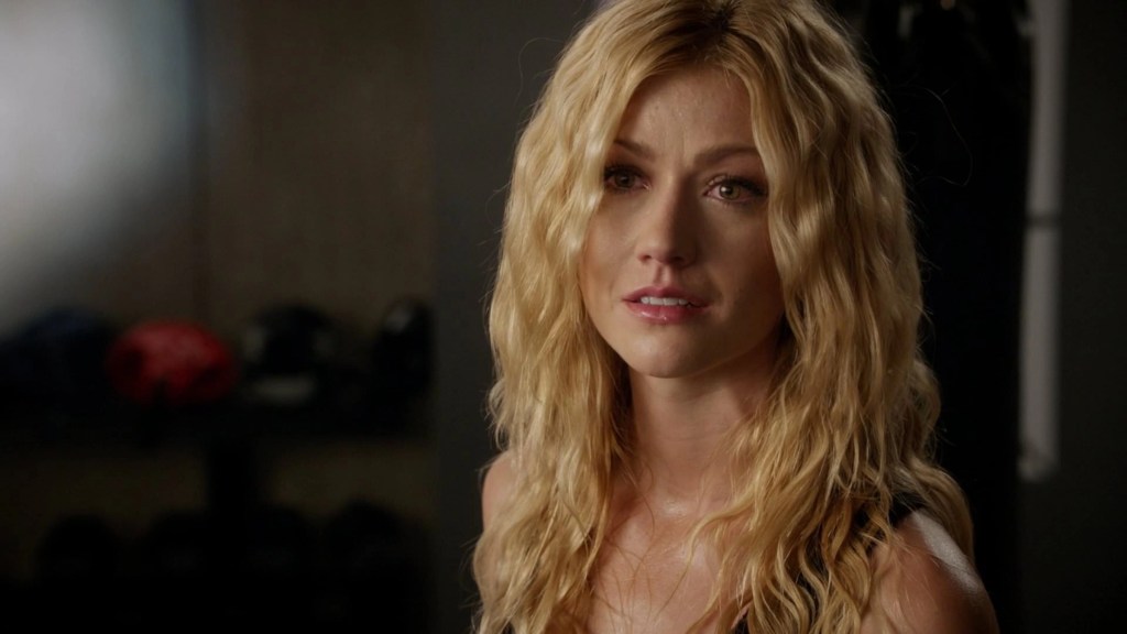 Kat McNamara as Mia in Arrow