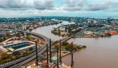 Nigeria kicks off new tax regime vowing relief for low earners