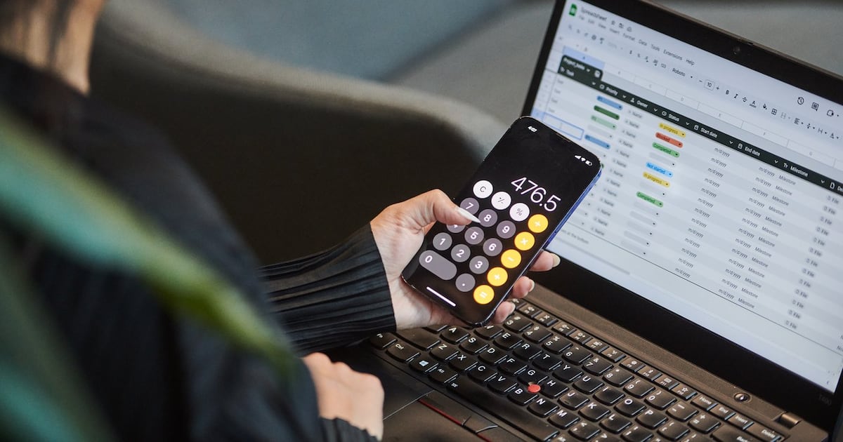 Ontarians uncertain about financial future: poll