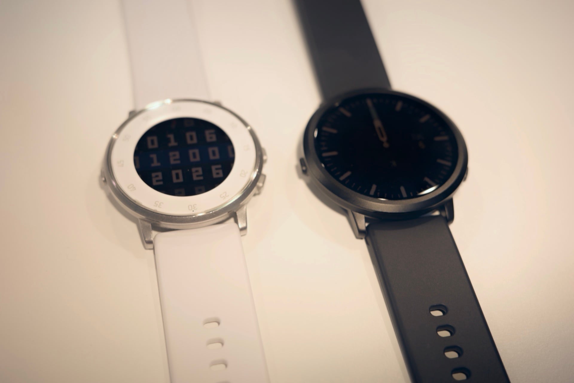 The old Pebble Time Round, left, compared to the new Pebble Round 2.