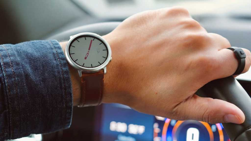 Pebble Round 2 silver