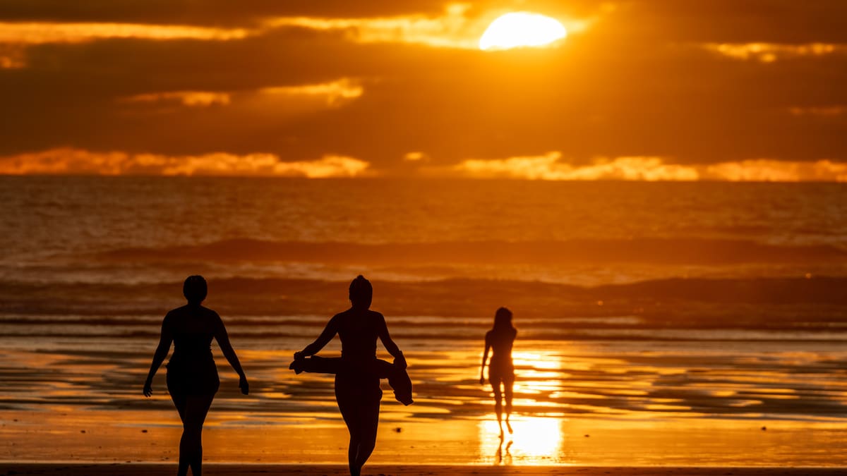 Hot weather: Extreme fire danger for Canterbury, 37C Hawke’s Bay heat and beach safety warnings