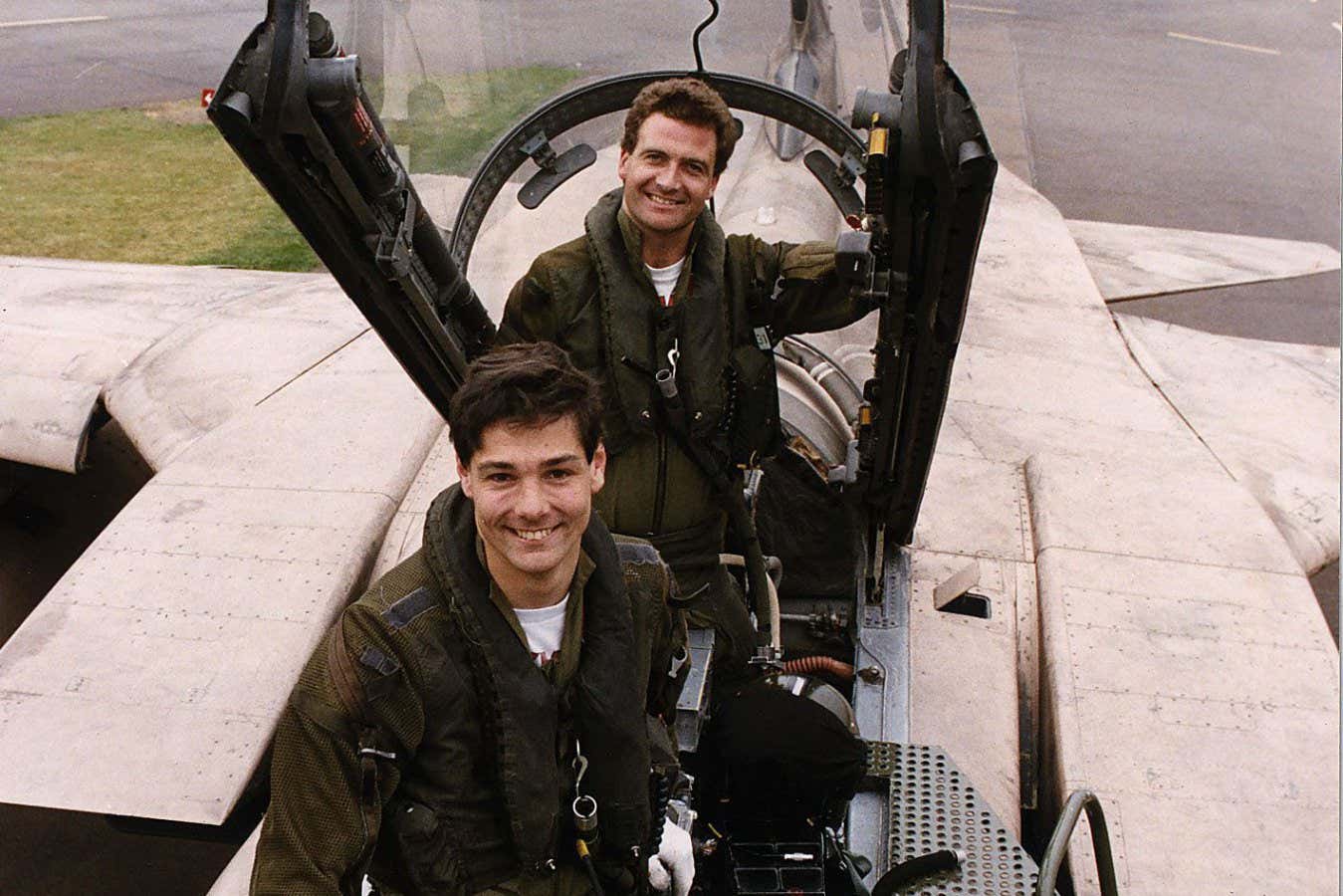 B4M34P John Peters and Adrian Nichol RAF air crew who were shot down and held prisoners in Iraq during the Gulf War