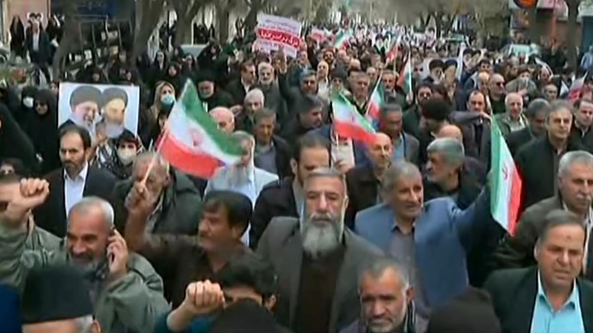 Trump claims Iran protest killings halted as US scales back Qatar base