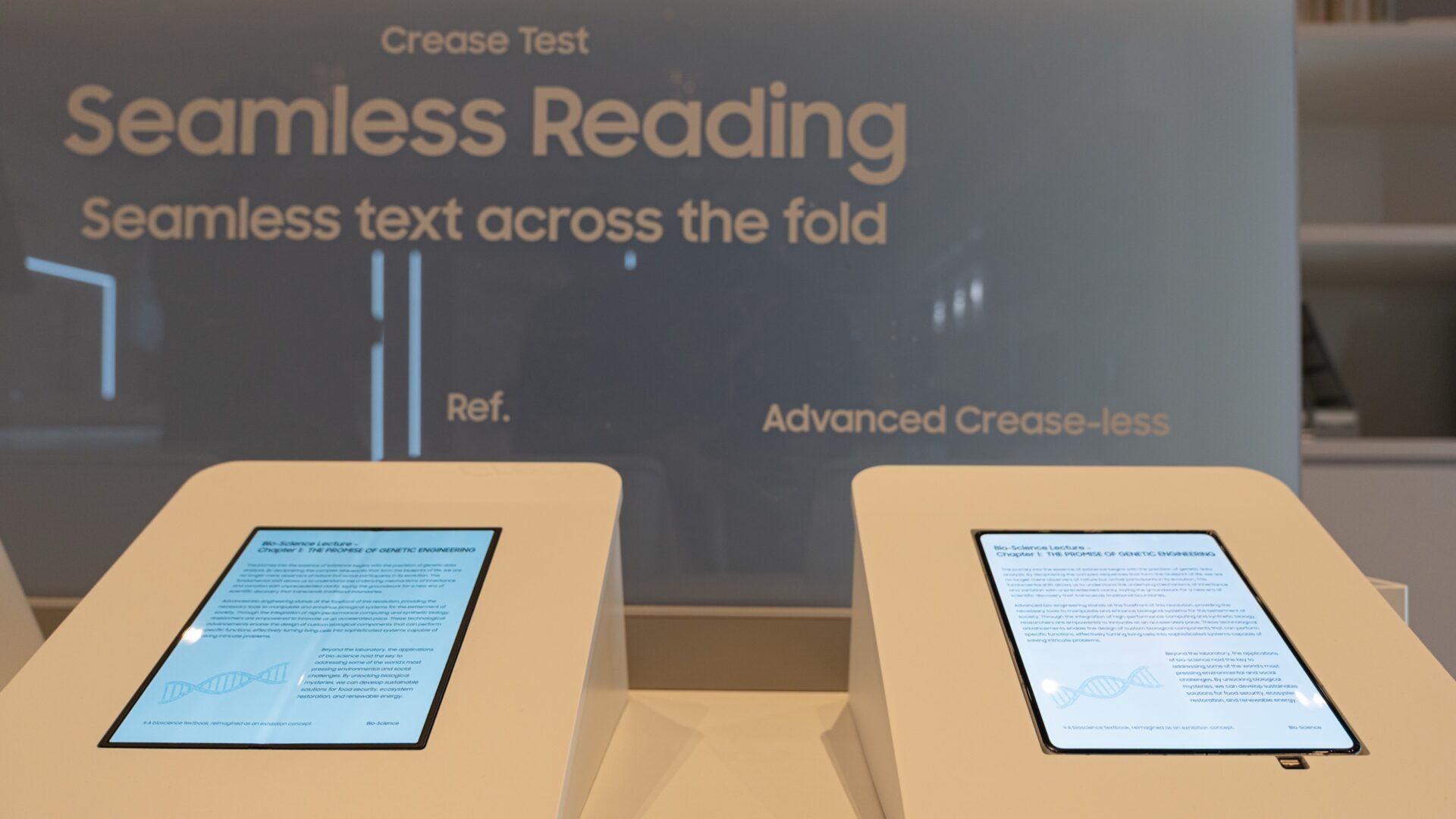 samsung display crease-less foldable oled panel comparison ces 2026