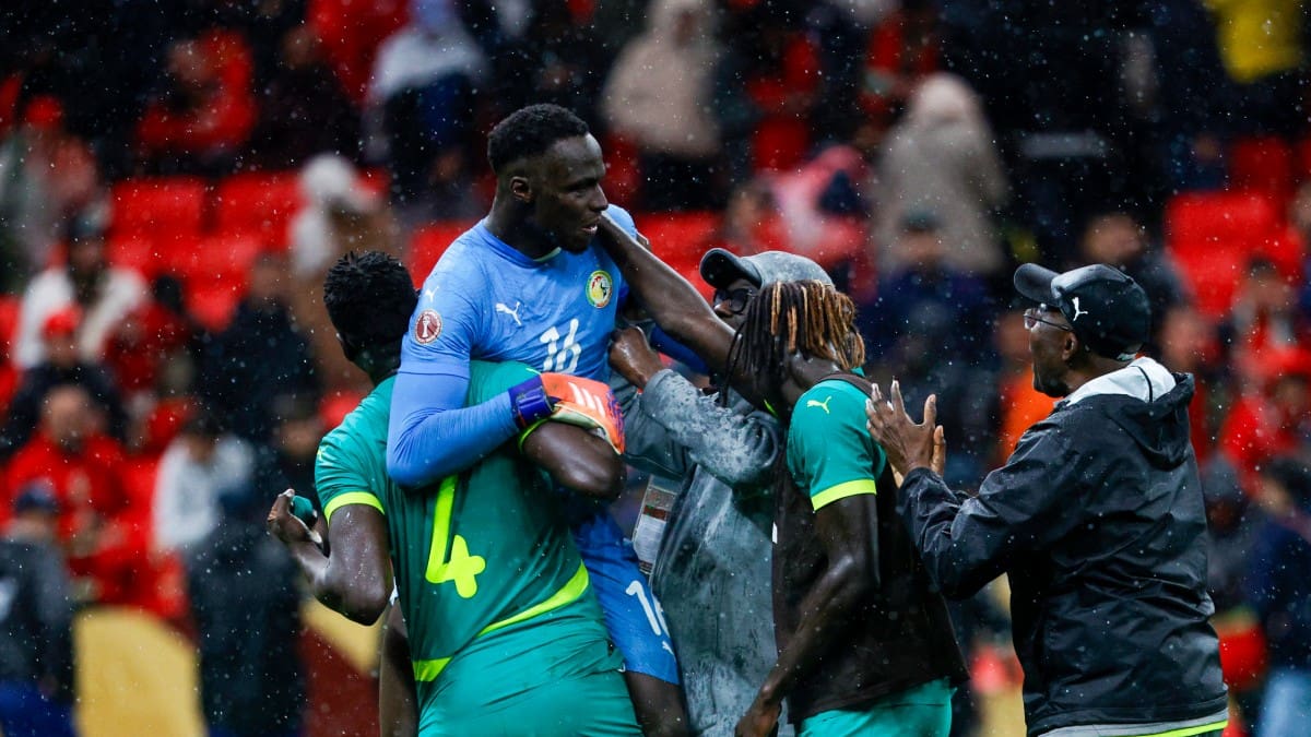 Senegal stun hosts Morocco to win Afcon final marred by ugly scenes