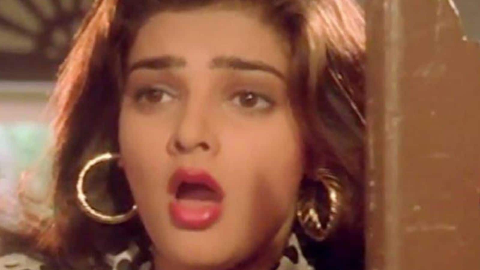 After more than two decades away from public life, Mamta resurfaced in 2025 at the Prayagraj Mahakumbh when she announced her decision to take sanyas. She was initiated into spiritual life and appointed Mahamandaleshwar of the Kinnar Akhada, adopting the name Shri Yamai Mamta Nand Giri after performing traditional rituals.