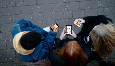 Coroner wants internet restrictions, after teen dies imitating online acts