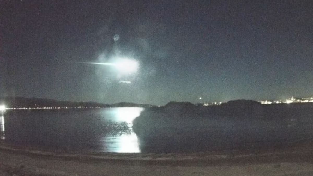 Wellington night sky lit up by ‘meteorite’ flying overhead