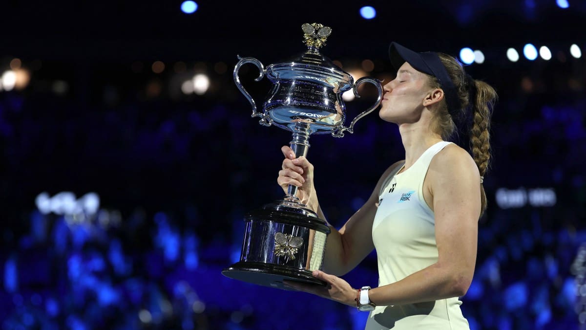 Australian Open 2026: Elena Rybakina keeps her cool to beat Aryna Sabalenka in tense Melbourne final