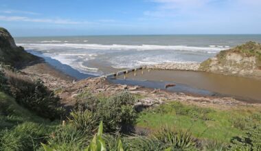 Beach carpark and campsite near Whanganui closed over erosion fears