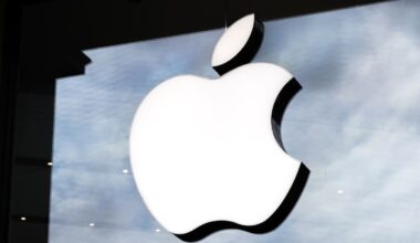 Apple earnings soar as China iPhone sales surge