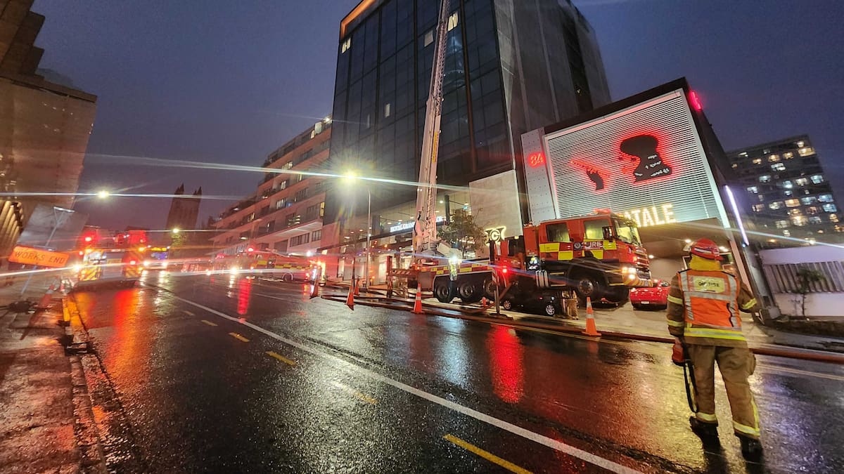 Auckland CBD: Firefighters respond to reports of flames at Hotel Grand Chancellor