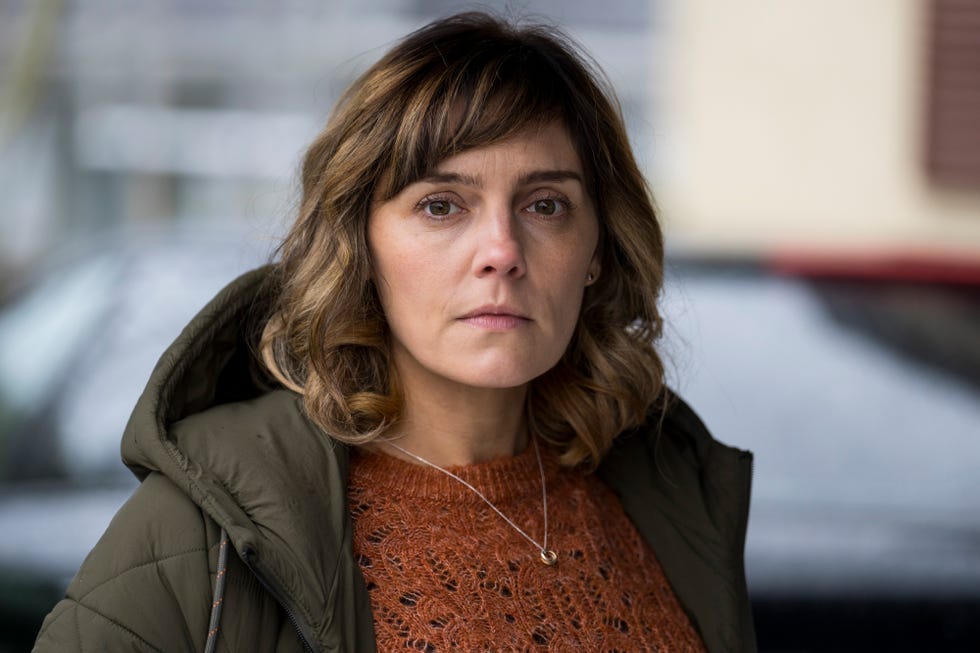 annabel scholey, dead and buried