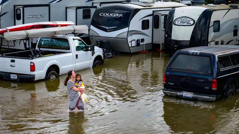 Heavy rain, high tides cause flooding along stretch of Northern California