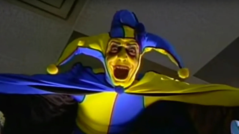 Ghastly Grinner (Neil Kroetsch) haunts kids in Are You Afraid of the Dark?