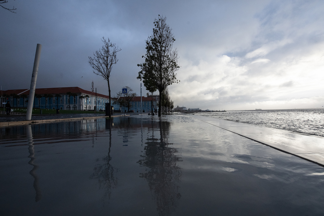 avenida das naus alagada, tempestade