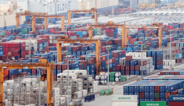 Export containers stack up at Pyeongtaek Port in Pyeongtaek, Gyeonggi, on Jan. 9. [NEWS1]