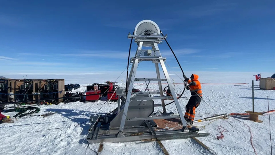 Scientists will drill 1000m deep into the glacier (British Antarctic Survey)