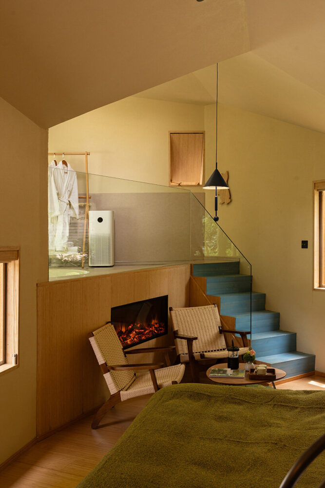 the entrance contains the most functional elements | image by Leo