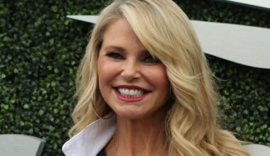 Christie Brinkley, 71, stuns in sizzling bikini pics proving age is just a number