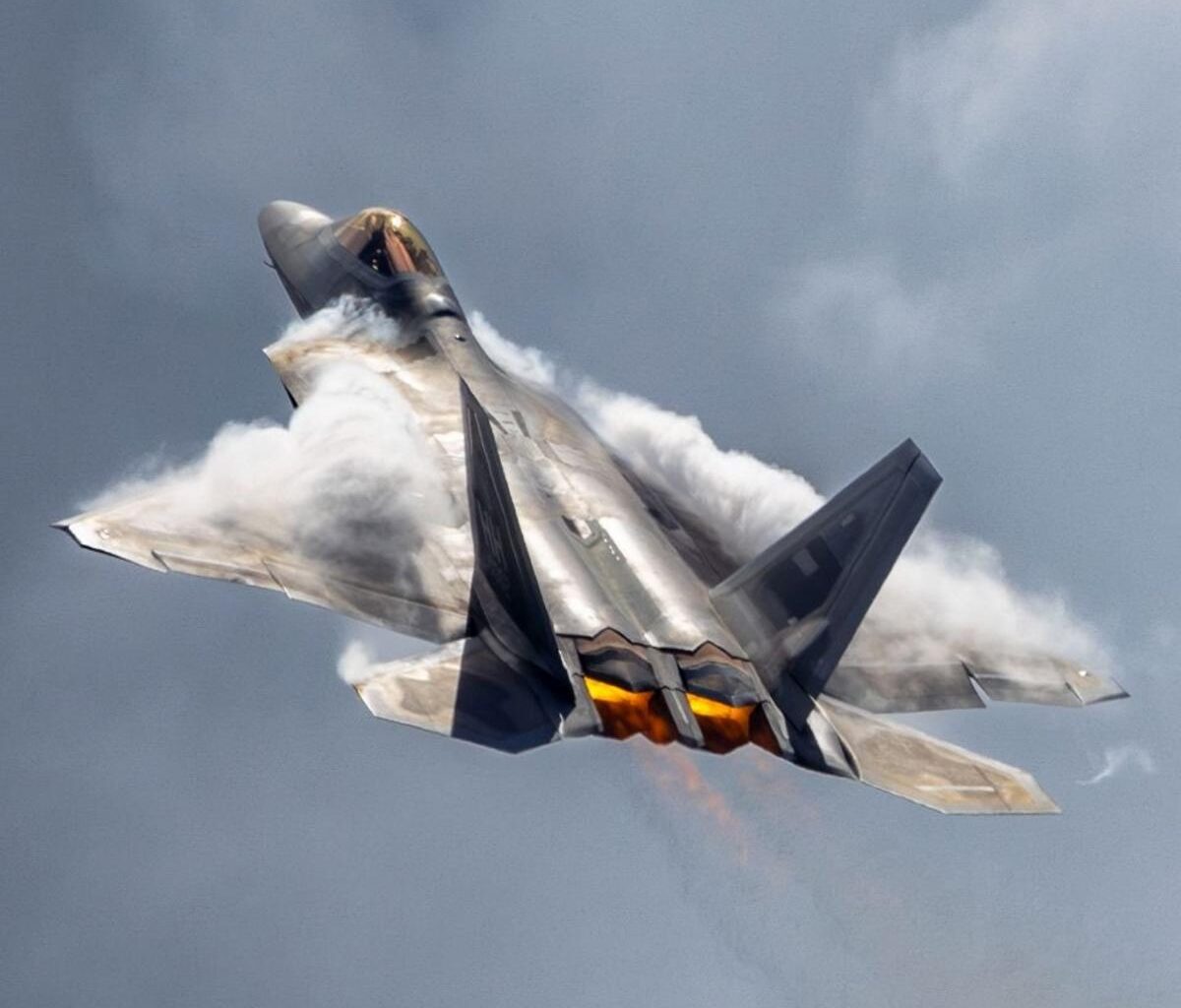 'Not appropriate': Ire over fighter jet display at Warbirds