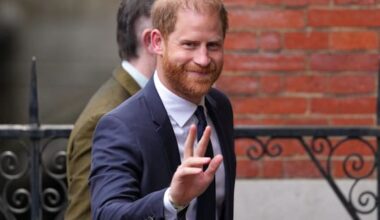 Harry says Daily Mail stories made him 'paranoid beyond belief'